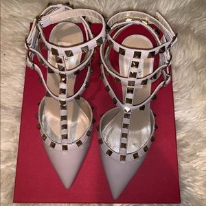 NWT Auth Garavani Valentino caged Rockstud heels nude Poudre pointed leather